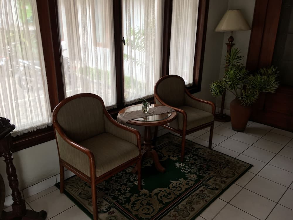 Lobi oturma alanı