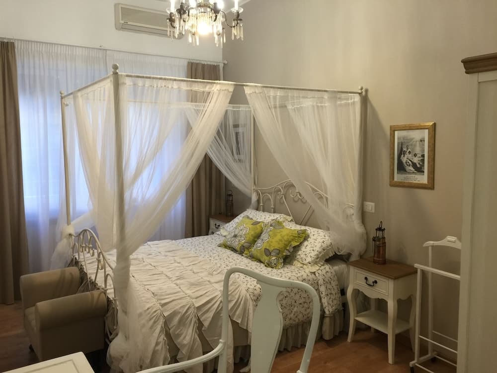 La piazzetta delle regine