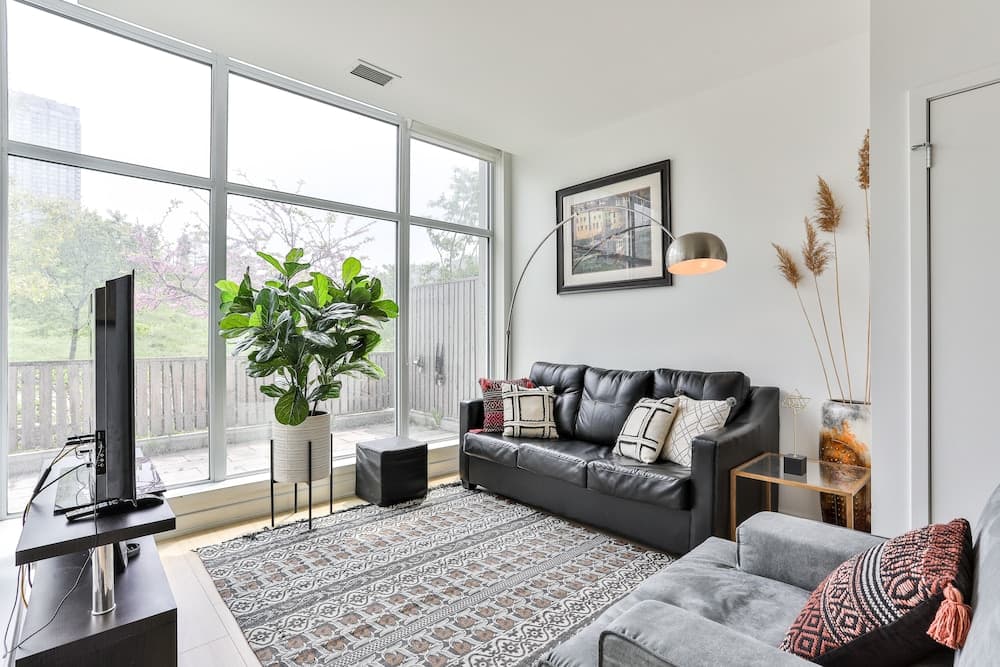 Gorgeous 2 Storey Townhouse
