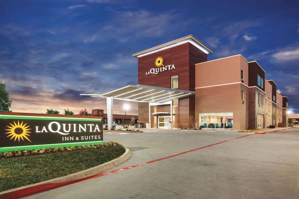La Quinta Inn & Suites by Wyndham Dallas Northeast-Arboretum