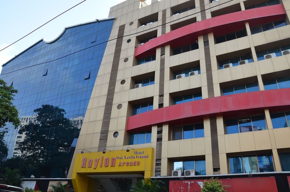 Hotel Sai Leela Grand