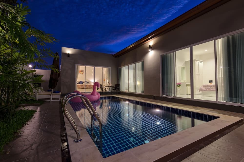 Private Villa with Pool near Laguna