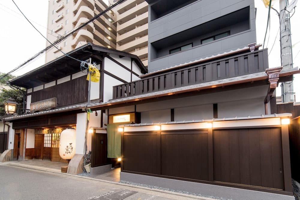 Le Studio Gojo Takakura