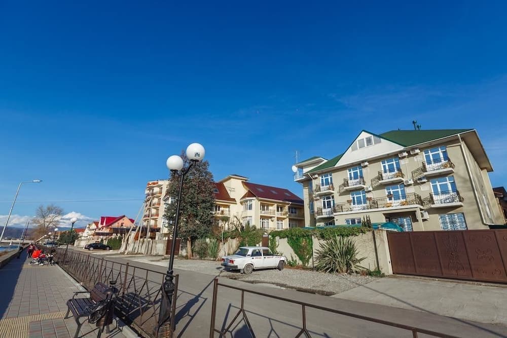 Konaklama yerinin ön cephesi