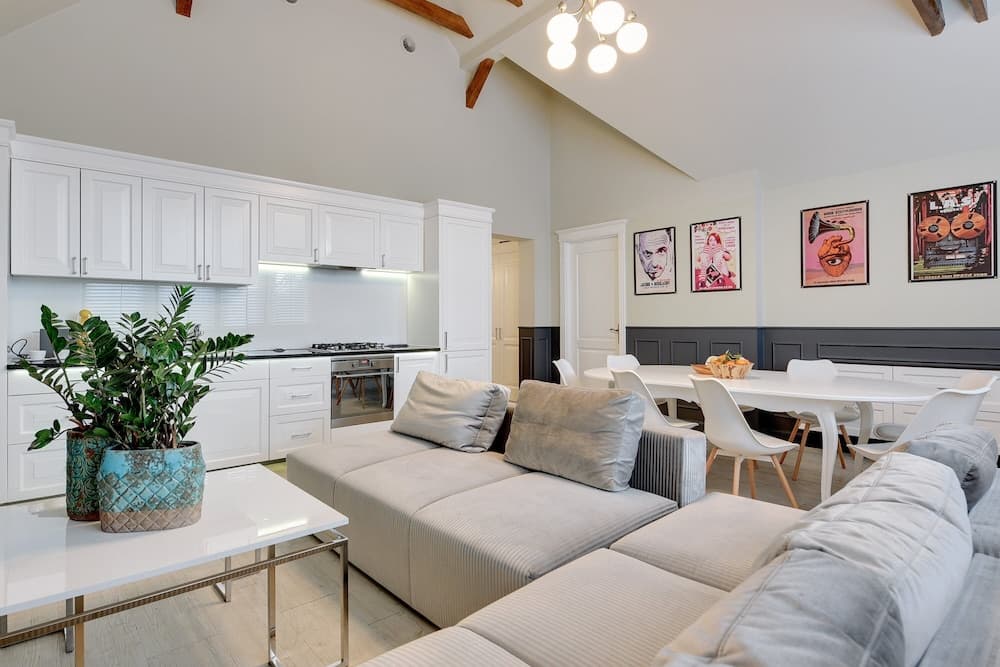 Lion Apartments - Scandi Love