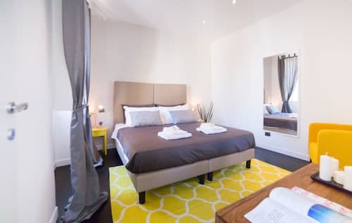 Rent In Rome - Flo's Apartment
