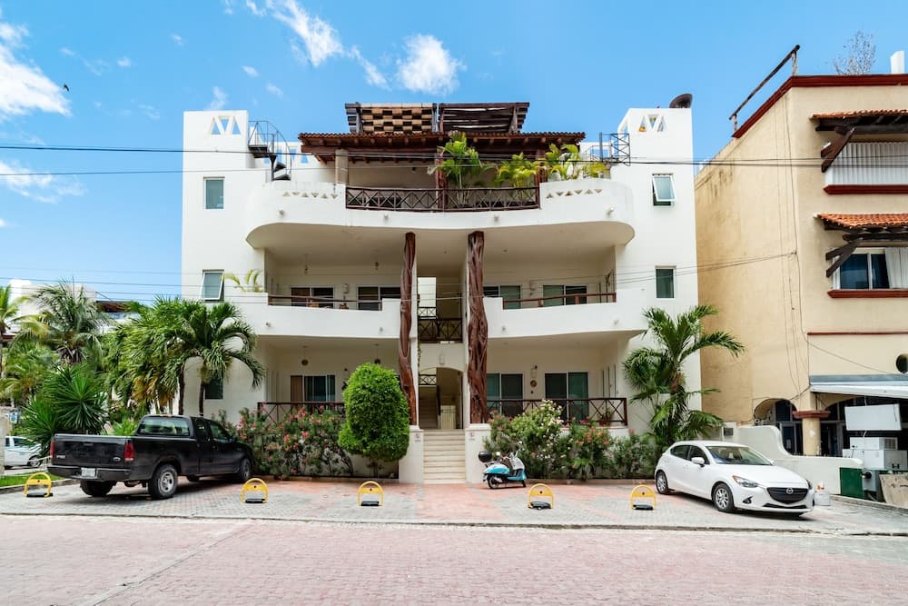 Las Olas downtown Condos by Playa Paradise