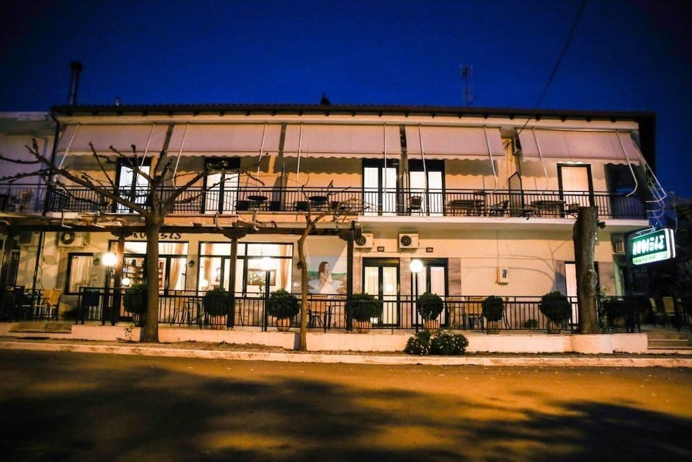 Hotel Anixis
