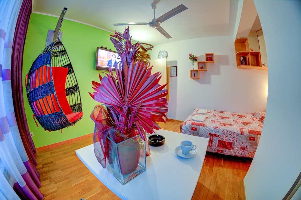 Rooms And Apartments S