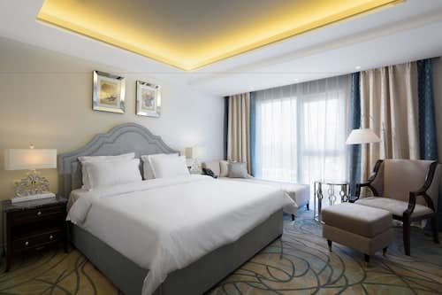 Marina Yacht Hotel