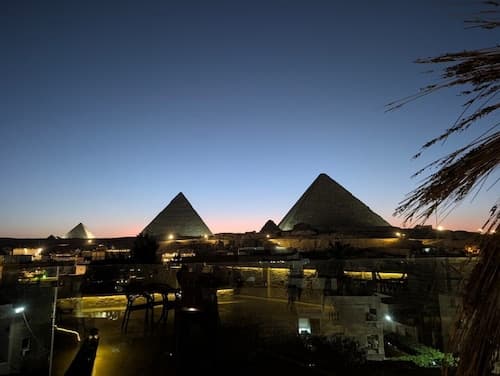 3 Pyramids View Inn