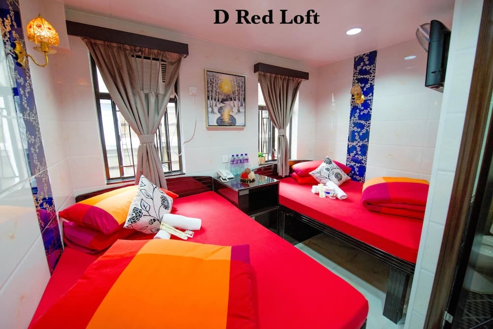D Red Loft