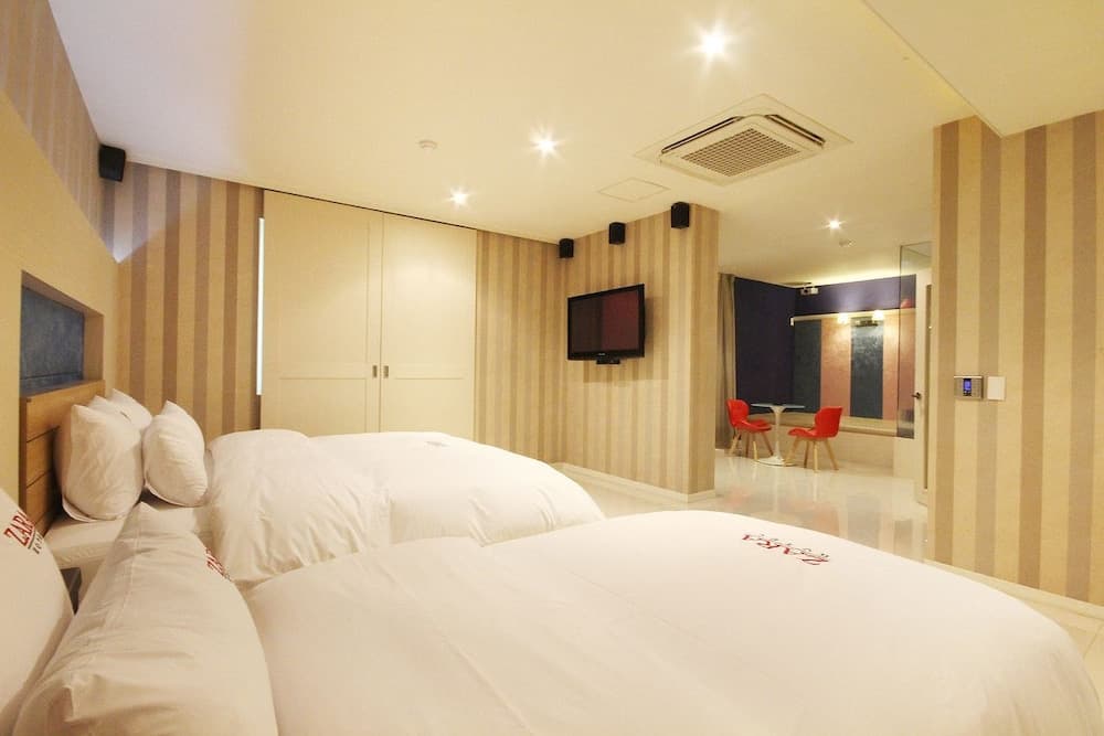 Zara Hotel
