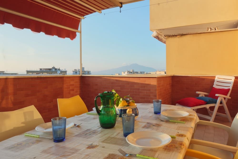 Sorrento 3 bedrooms Sunny Apt with terrace & view