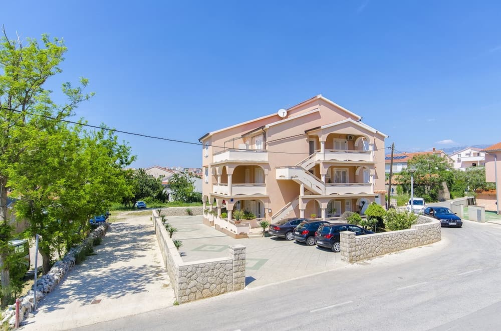 Apartments Biserka