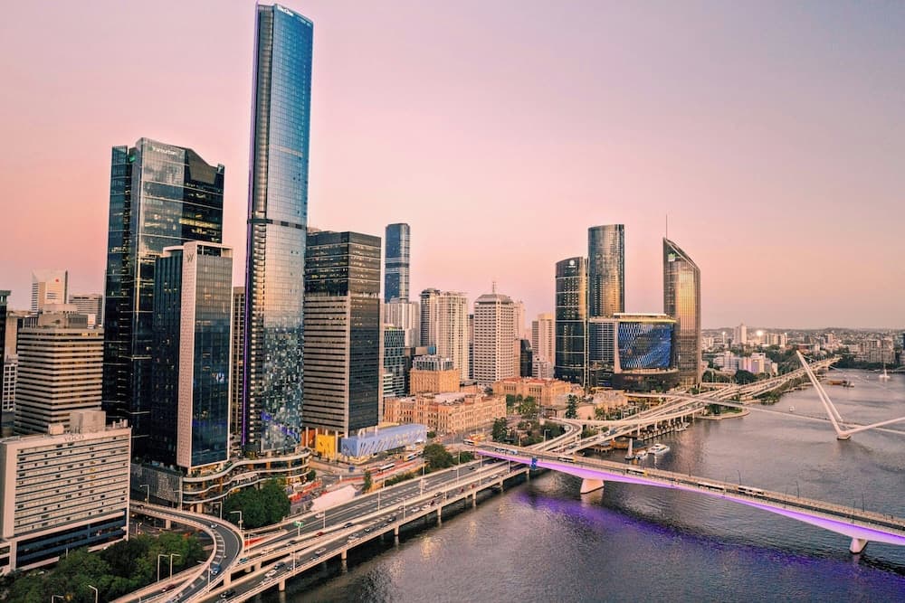 W Brisbane