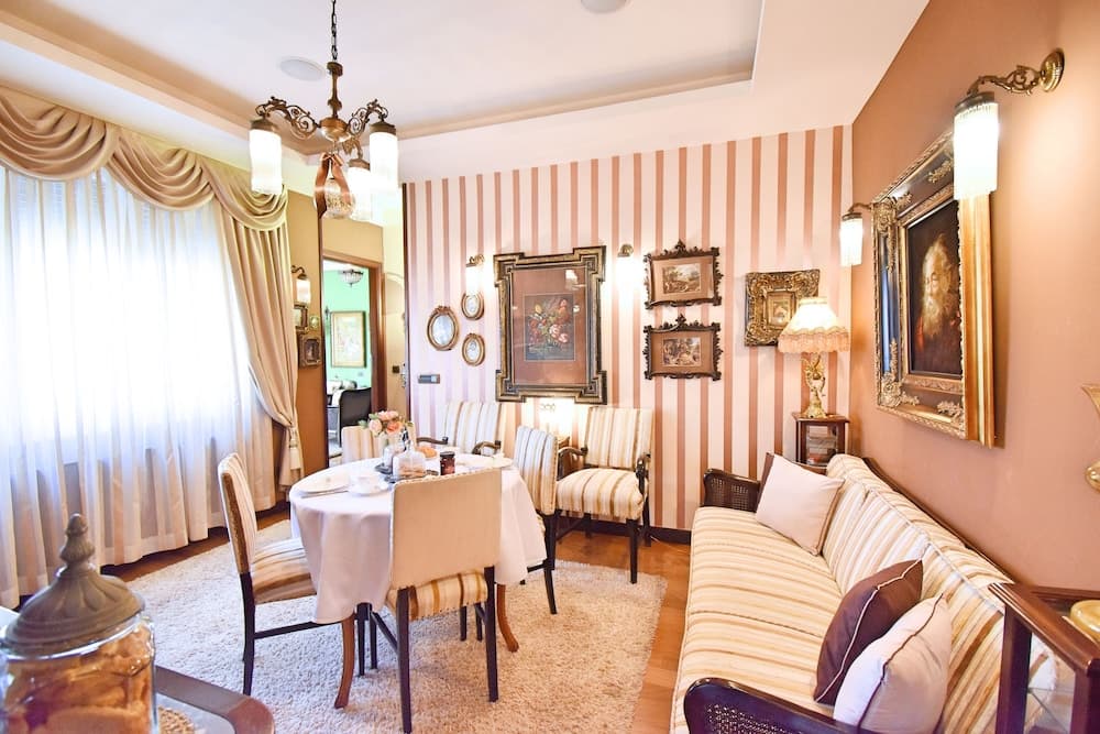 Lobi dinlenme salonu