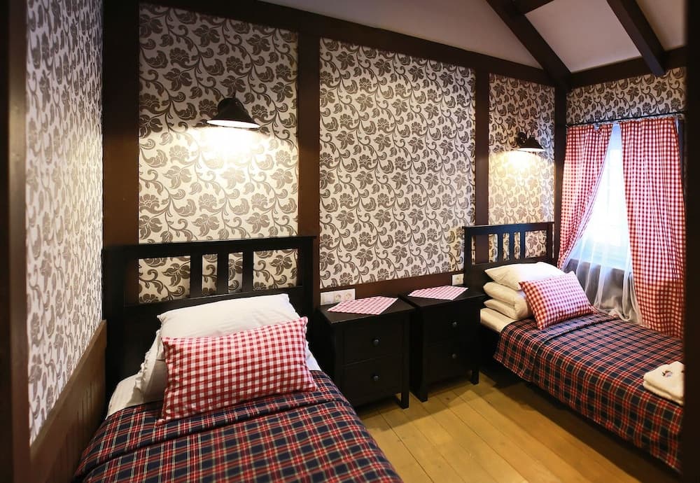 Shishki na Lampushke - Bavarsky Khutor