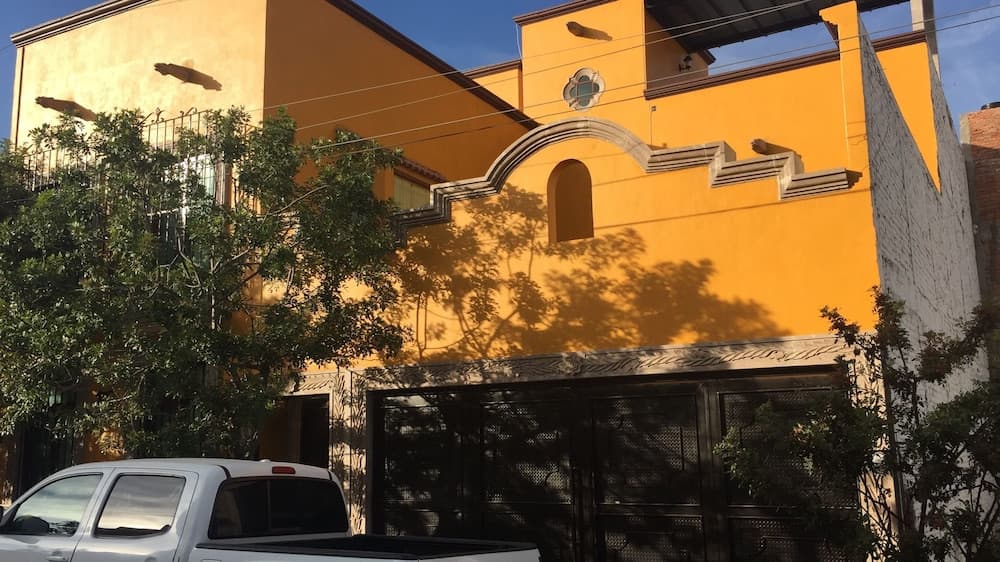 Konaklama yerinin ön cephesi