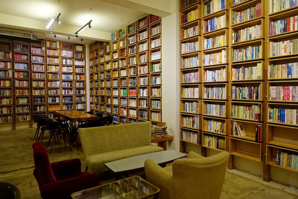 CaoJi Book inn Hostel