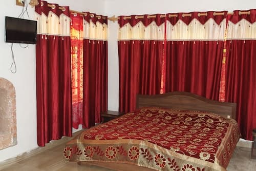 Grand Noora Palace