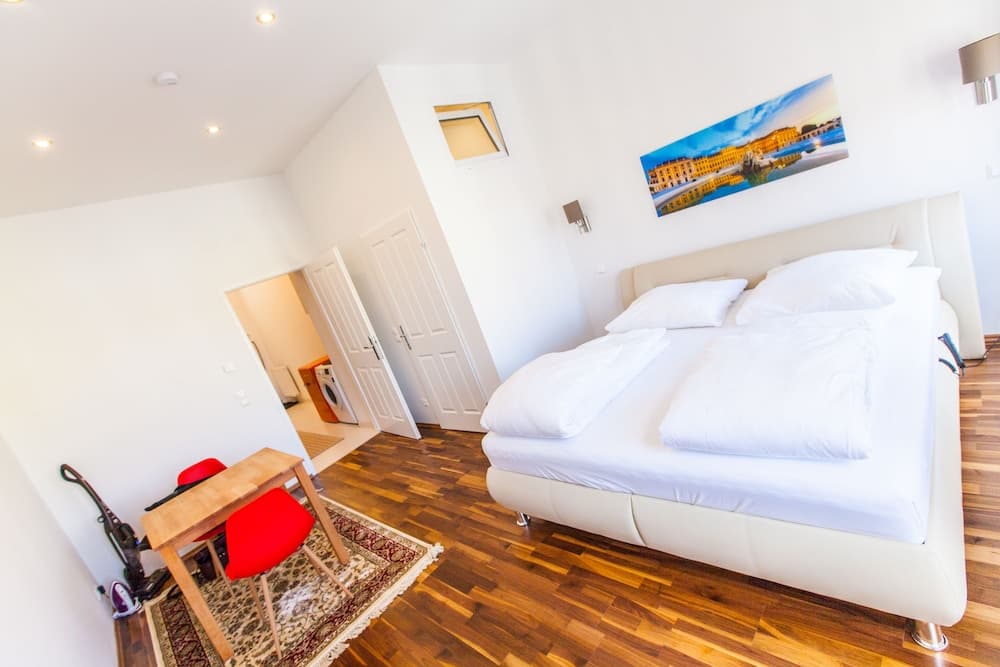 City Apartment by Stadthalle