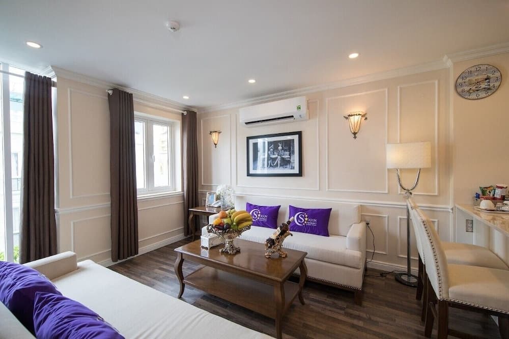 Saigon By Night Luxury Hotel