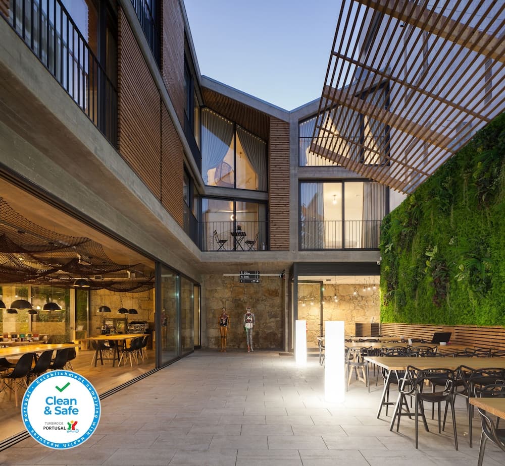 7g Roaster Apartments