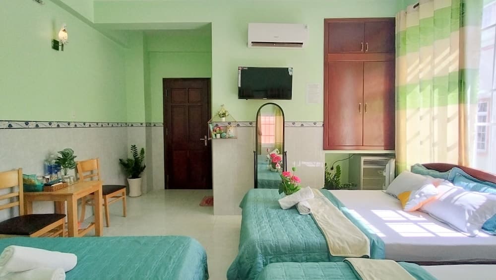 Thai Quang Hotel