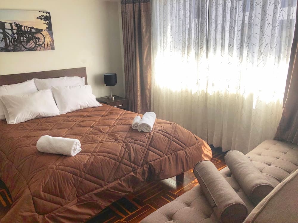 Del Niño Apartments