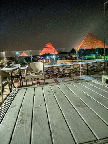 Happy days pyramids inn