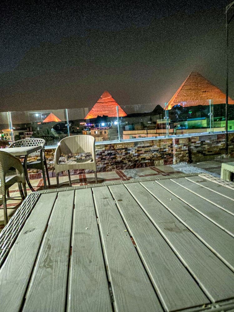 Happy days pyramids inn