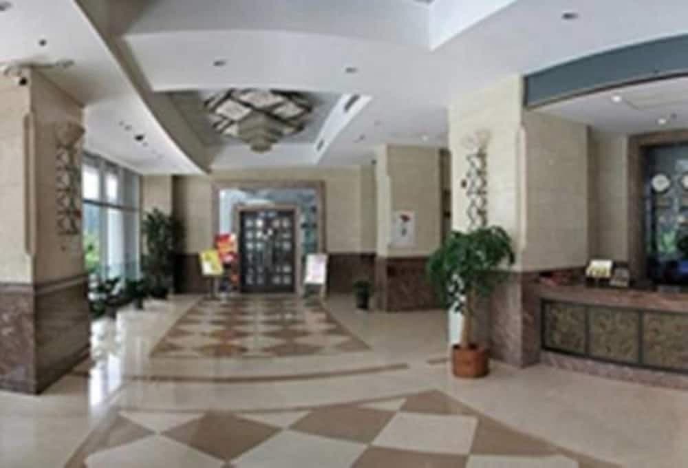 Shanghai Jiarong Apartment Hotel