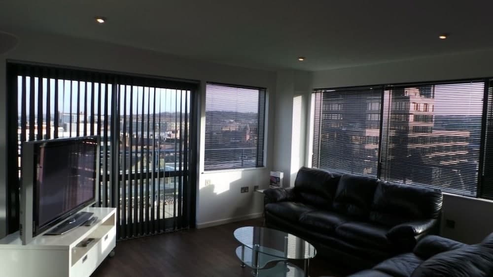 City Crash Pad - West Street Apartments