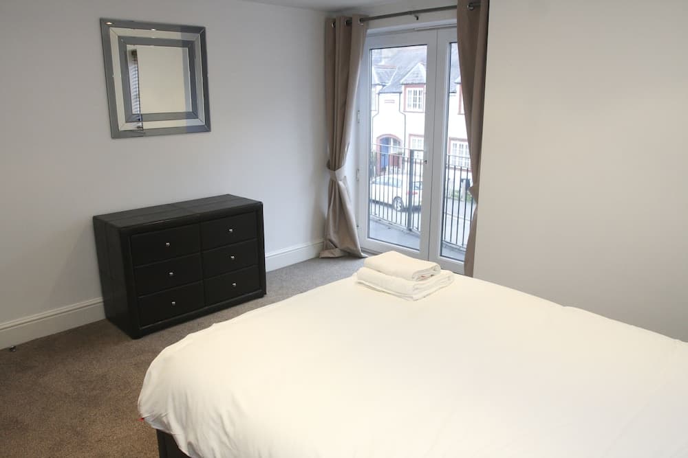 2 Bed Apt in Chorleywood Near Station