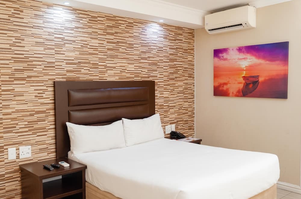 Bayside Hotel 100
