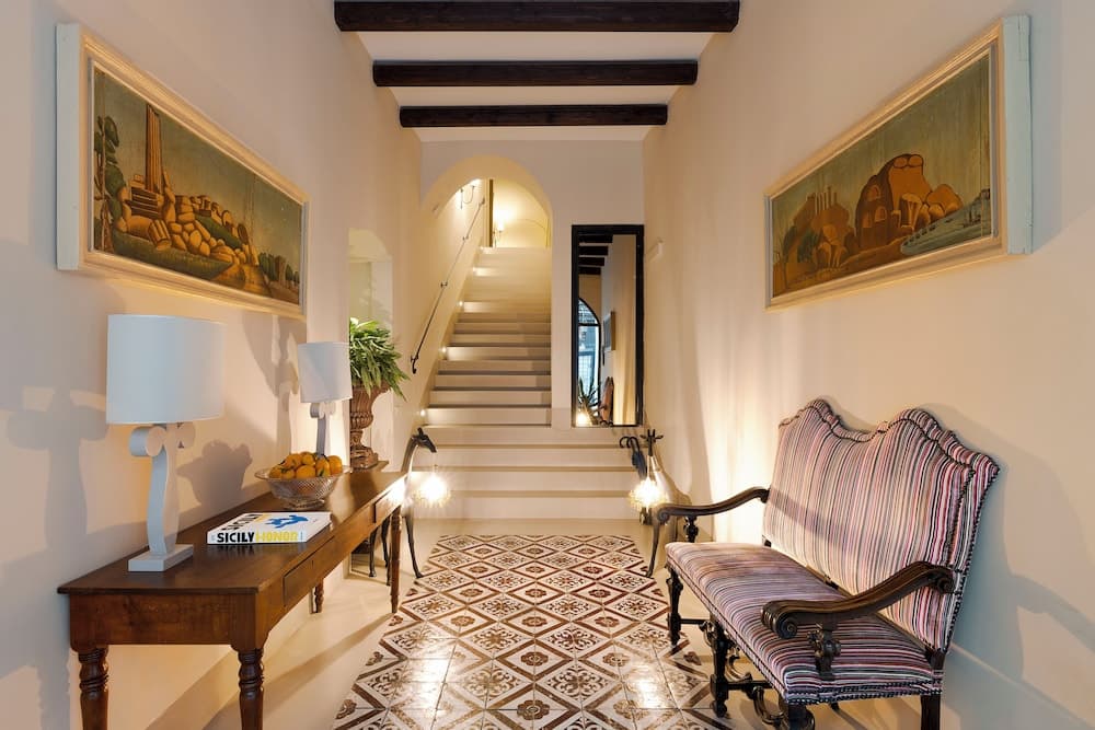 Palazzo Arone dei Baroni di Valentino