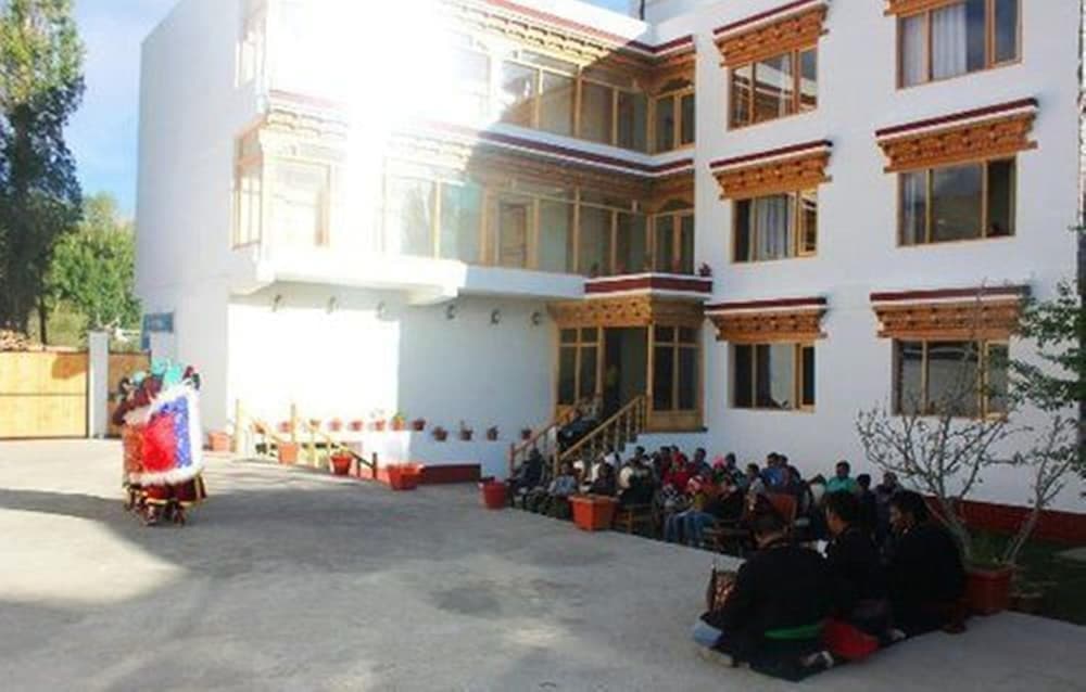 Konaklama yerinin ön cephesi