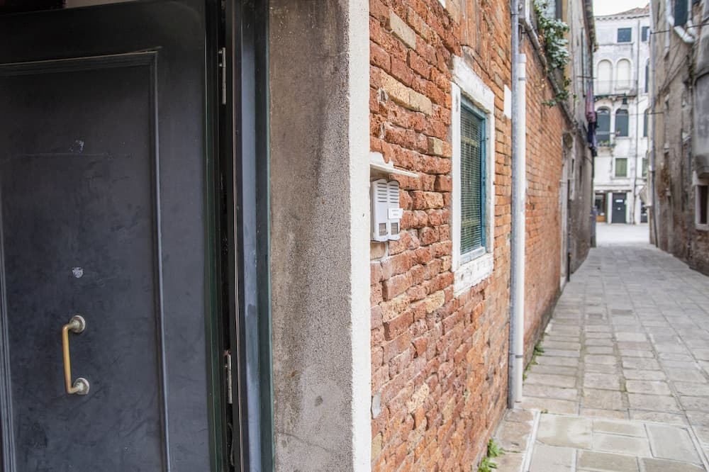 Konaklama yerinin ön cephesi