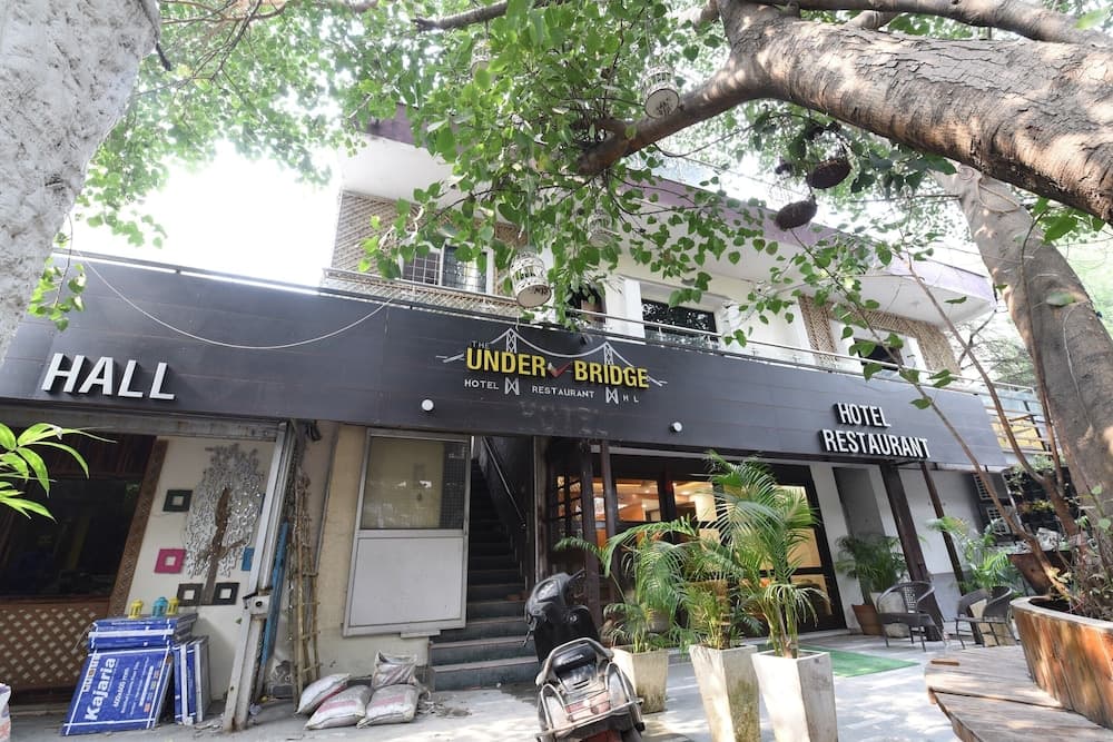 OYO Flagship 5383 Hotel Under Bridge Inn