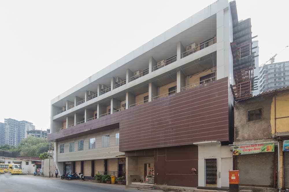 OYO 10650 Hotel Lotus Residency