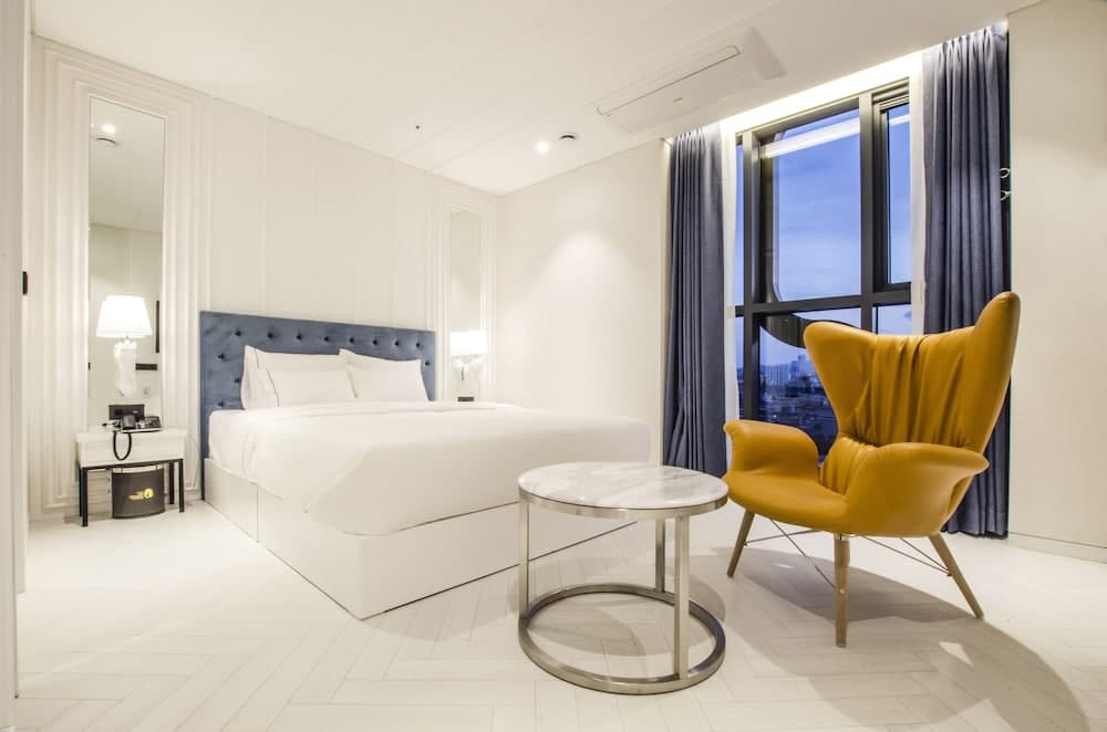 Hotel the Designers Premier Seongsu and Konkuk univ