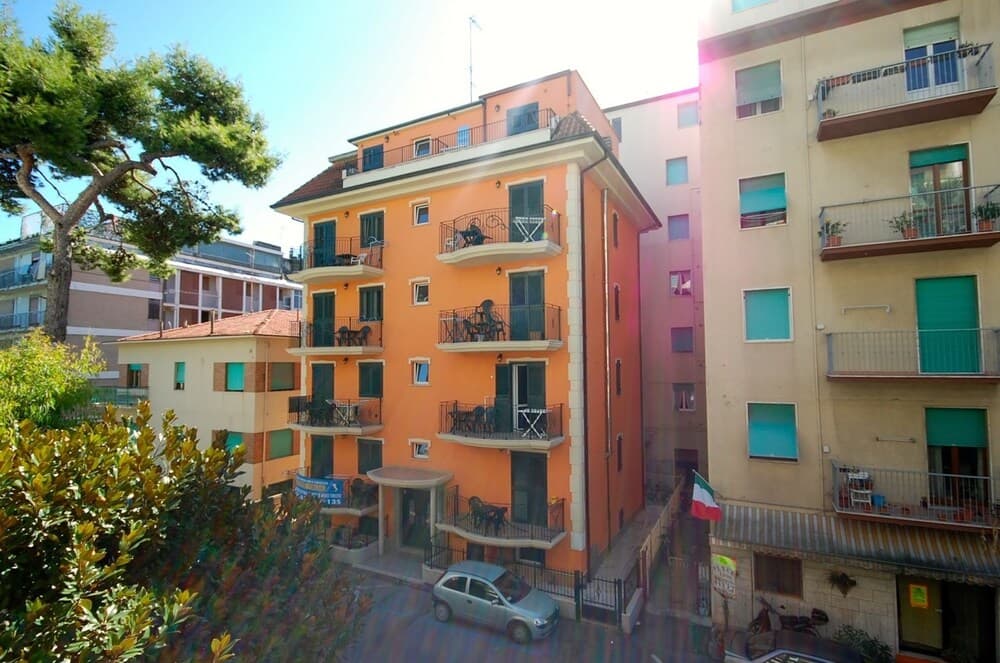 Konaklama yerinin ön cephesi