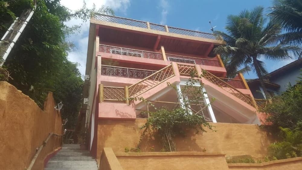 Konaklama yerinin ön cephesi