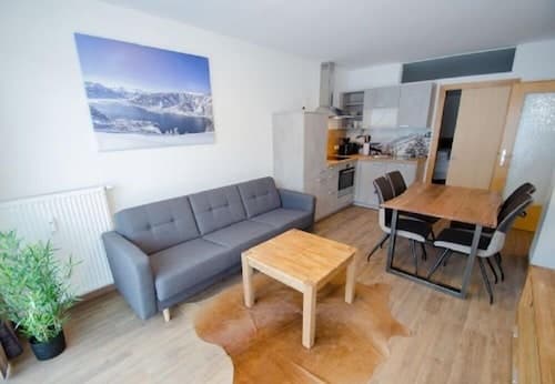 Apartment Summer & Winter Fun I