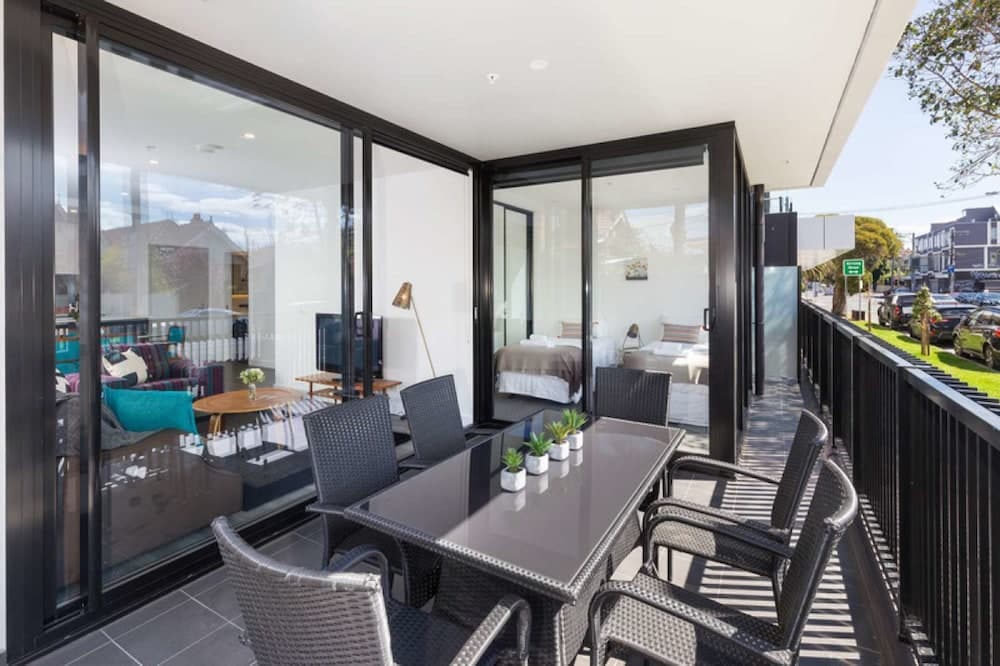 Executive 3 br Caulfield North