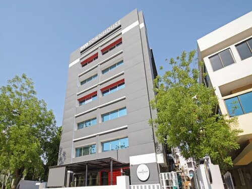 OYO Townhouse 030 Ashram Road Ahmedabad