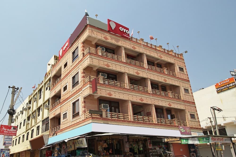 OYO 4816 Hotel Ganpati Plaza