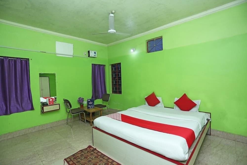 OYO 4108 near Kalinga Hospital