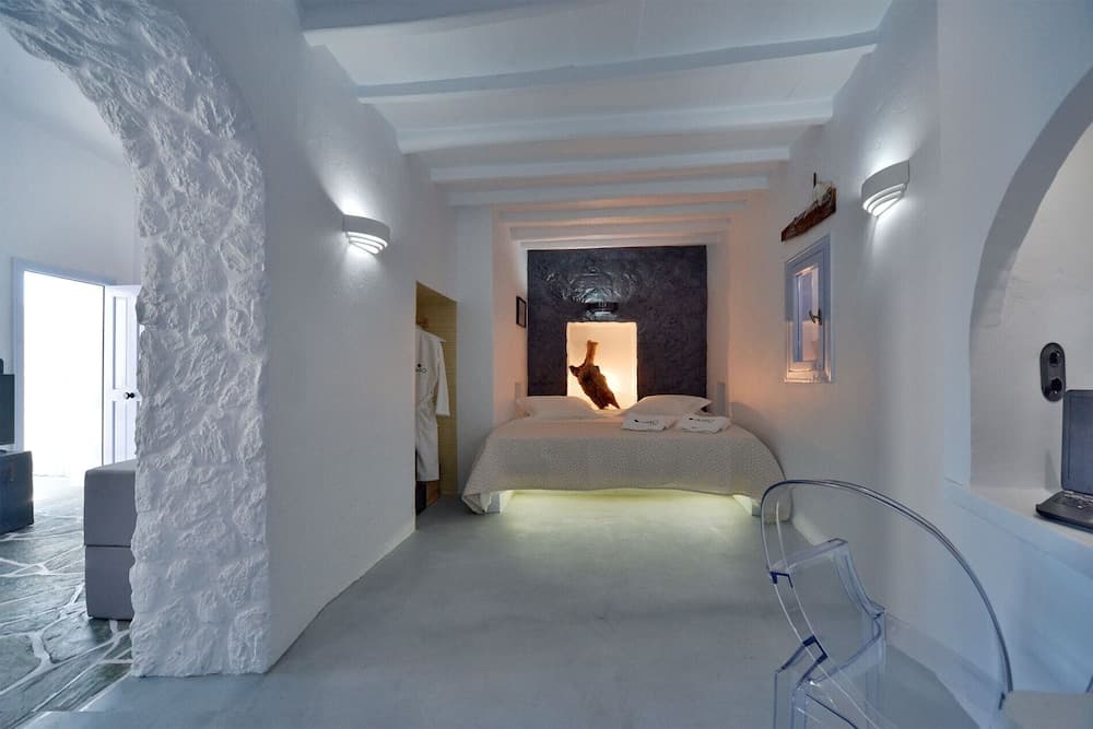 Amo Suites & Spa